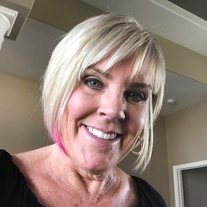 Meet your Posher, Denise